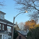 Streetlight at 123 Gardner Rd