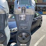 Broken Parking Meter at 42.342N 71.122W