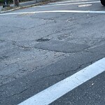 Pothole at 100–138 Kent St