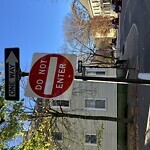 Damaged Sign at Browne St